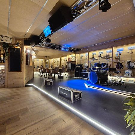 Del Vino Bar A Vin & Guitares Appartement Sauna Terrasse Garage Orchamps-Vennes Εξωτερικό φωτογραφία