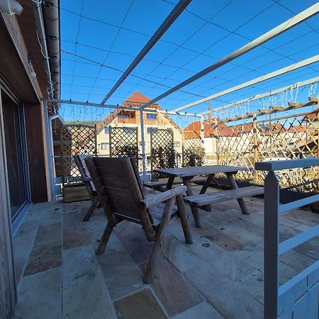 Del Vino Bar A Vin & Guitares Appartement Sauna Terrasse Garage Orchamps-Vennes Εξωτερικό φωτογραφία