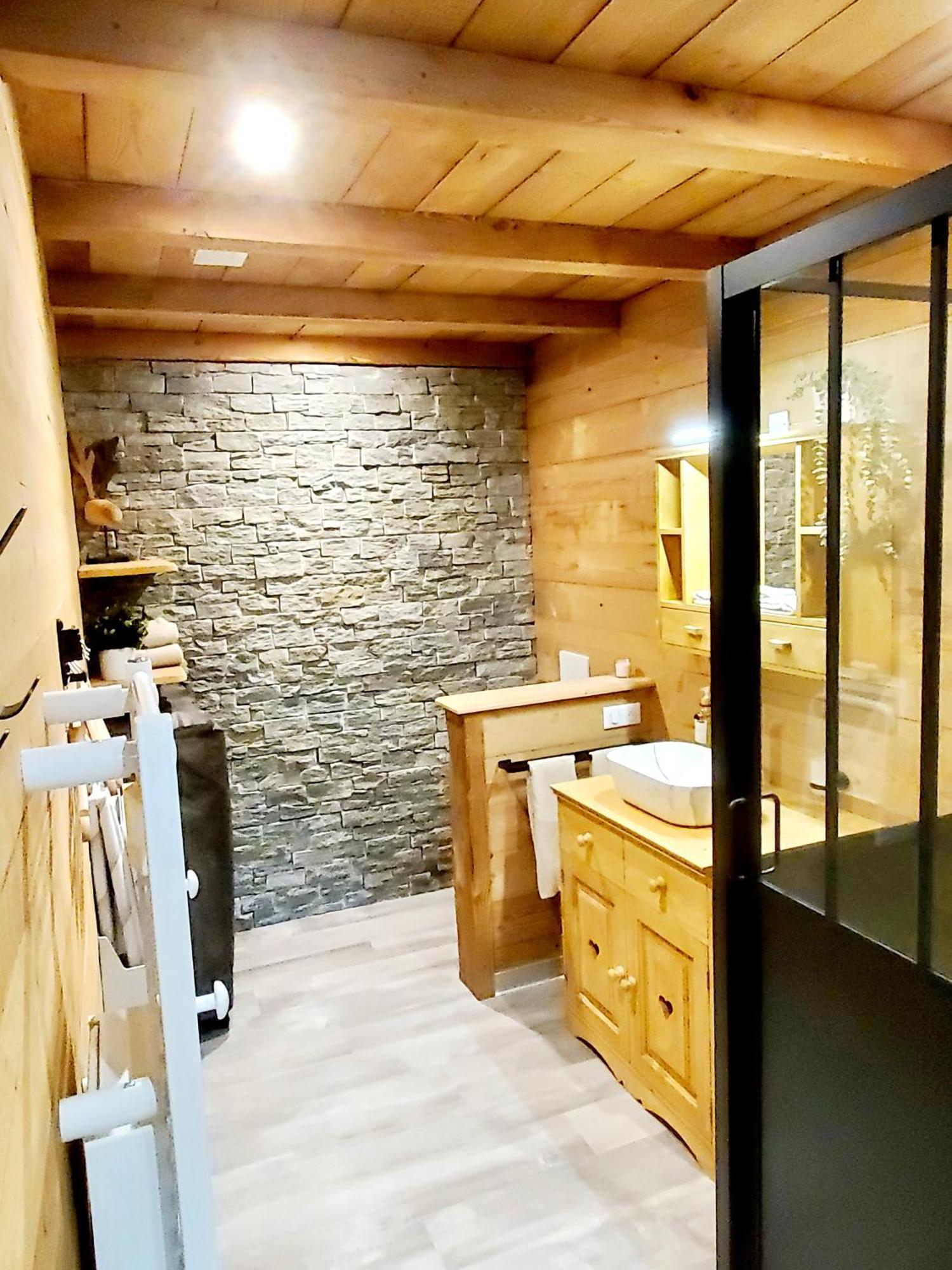 Del Vino Bar A Vin & Guitares Appartement Sauna Terrasse Garage Orchamps-Vennes Εξωτερικό φωτογραφία