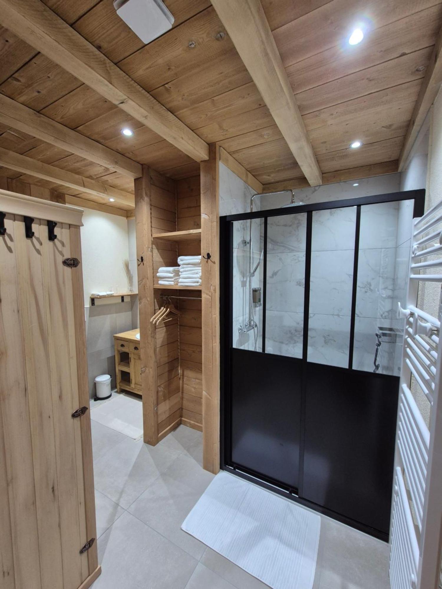 Del Vino Bar A Vin & Guitares Appartement Sauna Terrasse Garage Orchamps-Vennes Εξωτερικό φωτογραφία