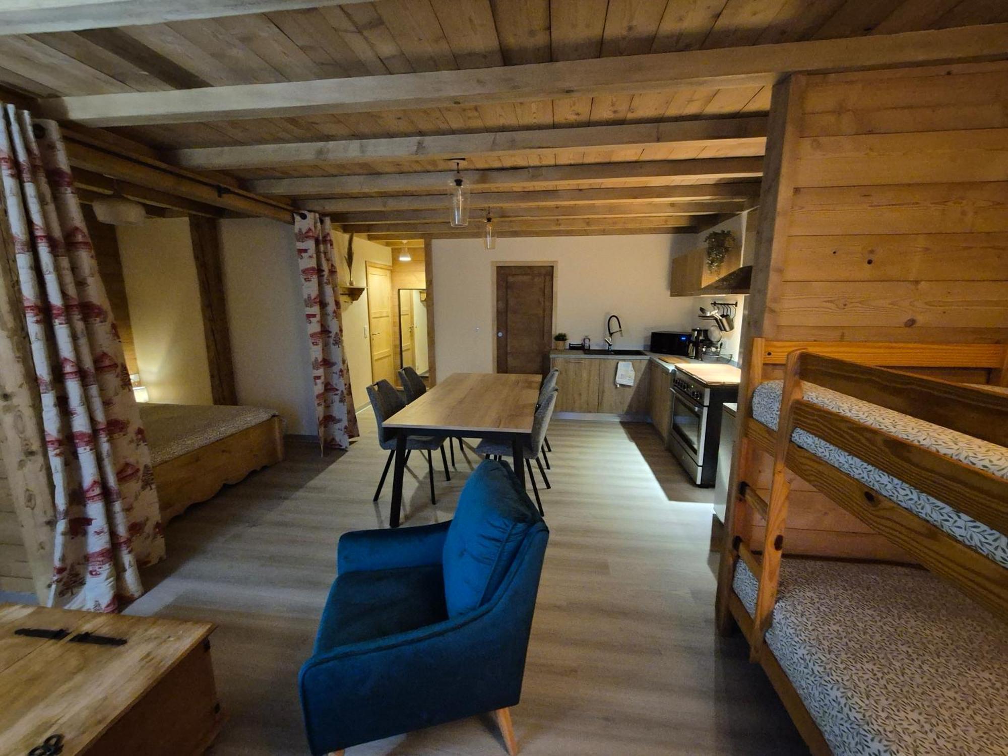 Del Vino Bar A Vin & Guitares Appartement Sauna Terrasse Garage Orchamps-Vennes Εξωτερικό φωτογραφία